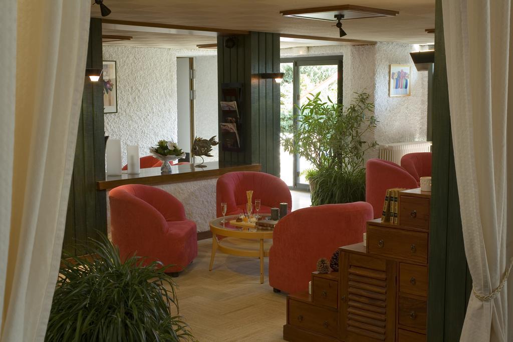 Logis Hotel Clair Matin Льо Шамбон-сюр-Линьон Екстериор снимка