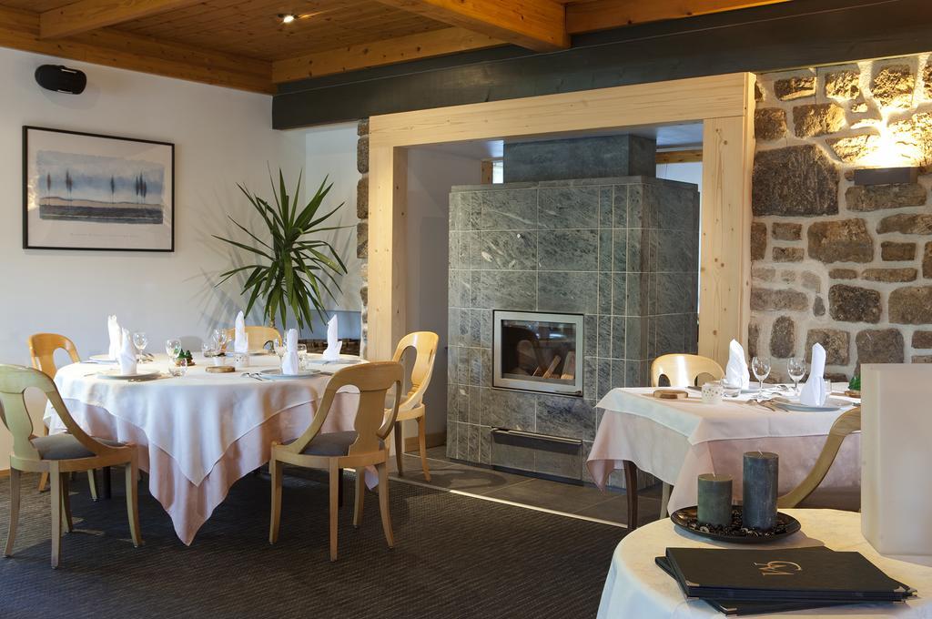 Logis Hotel Clair Matin Льо Шамбон-сюр-Линьон Екстериор снимка