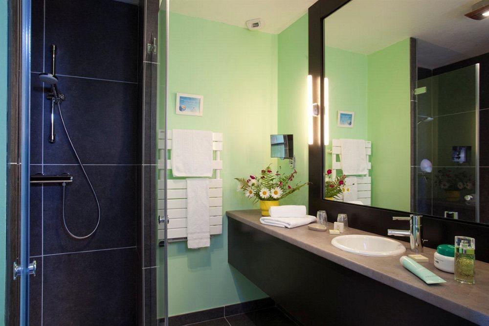 Logis Hotel Clair Matin Льо Шамбон-сюр-Линьон Екстериор снимка