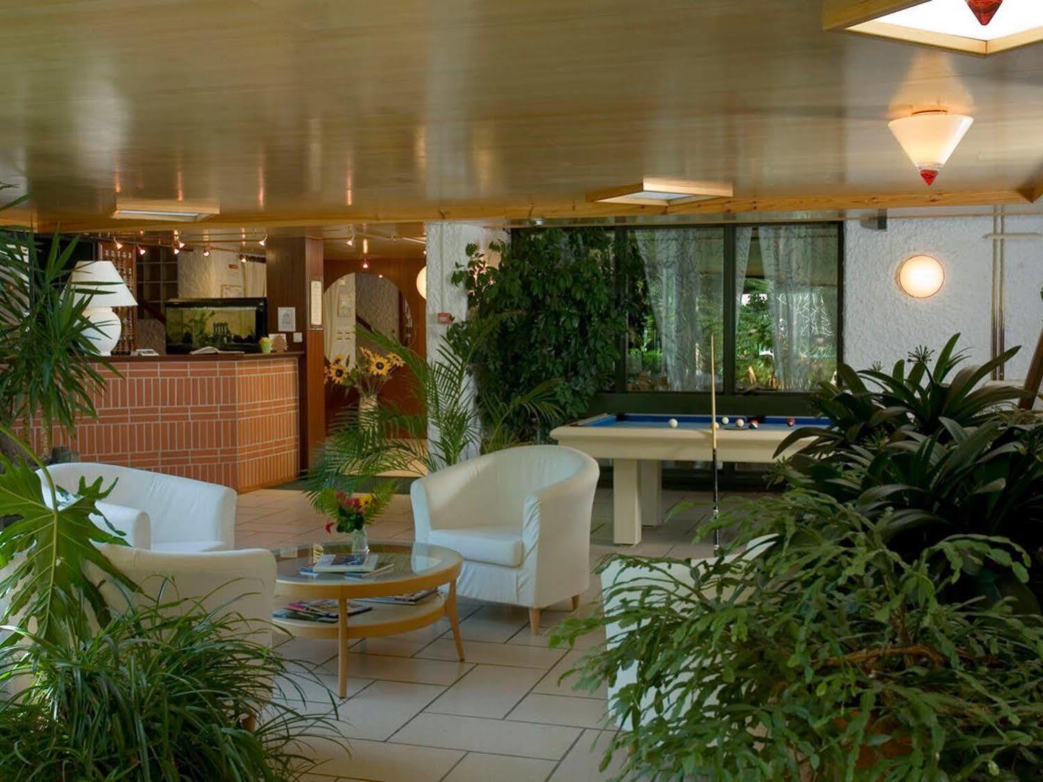 Logis Hotel Clair Matin Льо Шамбон-сюр-Линьон Екстериор снимка